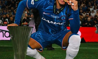 桑乔夺冠后官宣不回曼联，替补进球或改变命运！拥抱安慰哭泣的败将安东尼