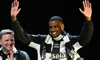 伊萨克发文告别纽卡斯尔，直言永远心怀感激！经纪人反唇相讥