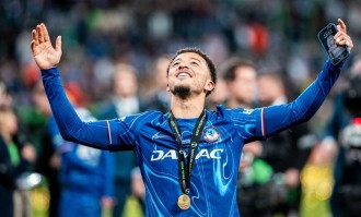 尬！桑乔赛后久久拥抱安东尼 当场打电话：我不回曼联