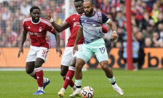 曼联在转会市场上的逆袭：低谷中的巨人依旧闪耀