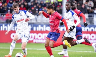 法甲焦点战：斯特拉斯堡VS马赛——攻防博弈下的胜负手与比分推演