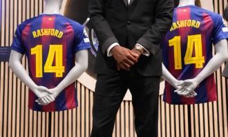 曼联转会梦碎：巴萨中场洛佩斯誓言留队